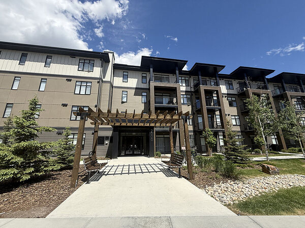 Calgary 2 bedrooms Condo Unit for rent. Property photo: 751179-2