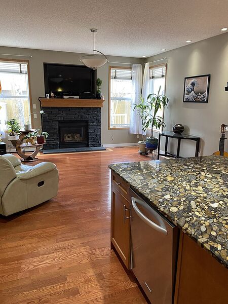 Calgary 4 + Den bedrooms House for rent. Property photo: 751225-2
