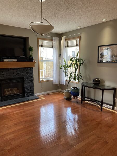 Calgary 4 + Den bedrooms House for rent. Property photo: 751225-3