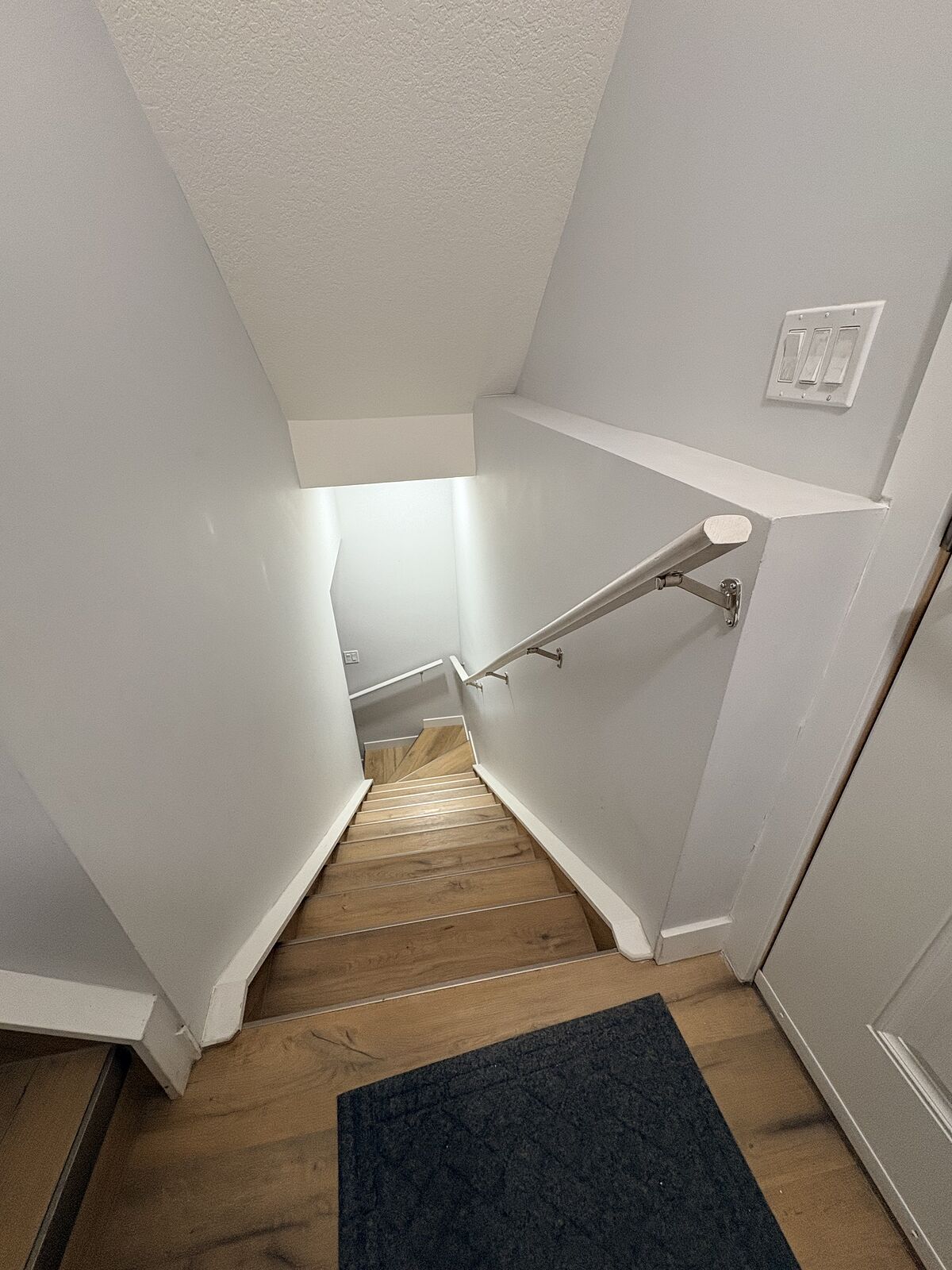 Calgary 2 bedrooms Duplex for rent. Property photo: 751239-1