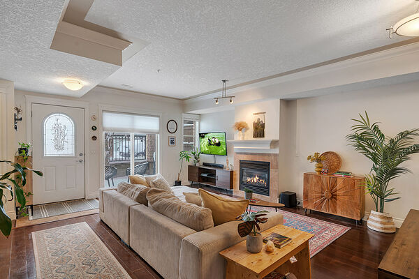 Calgary 2 bedrooms Condo Unit for rent. Property photo: 751255-3