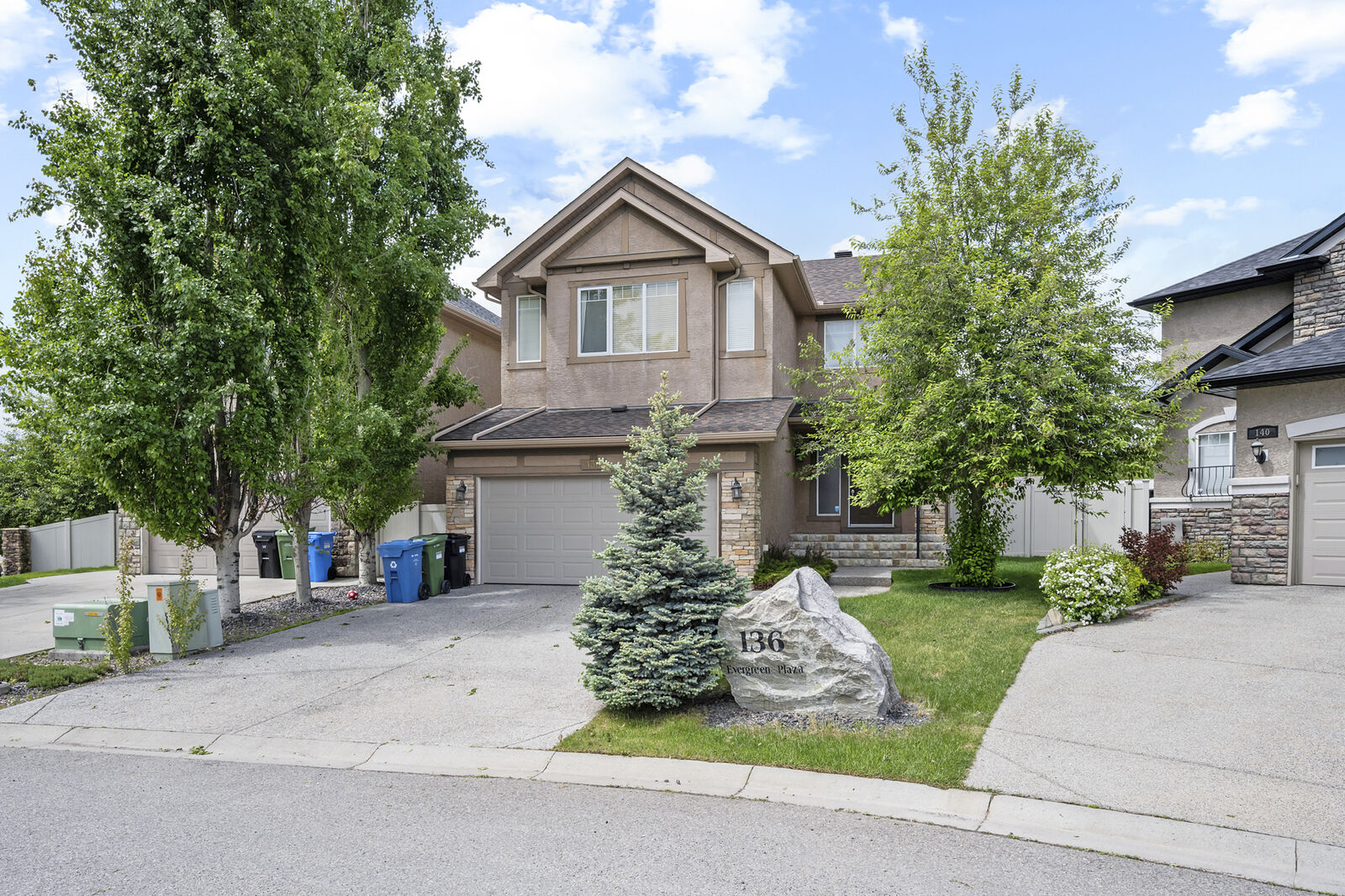 Calgary 4 + Den bedrooms House for rent. Property photo: 751308-1