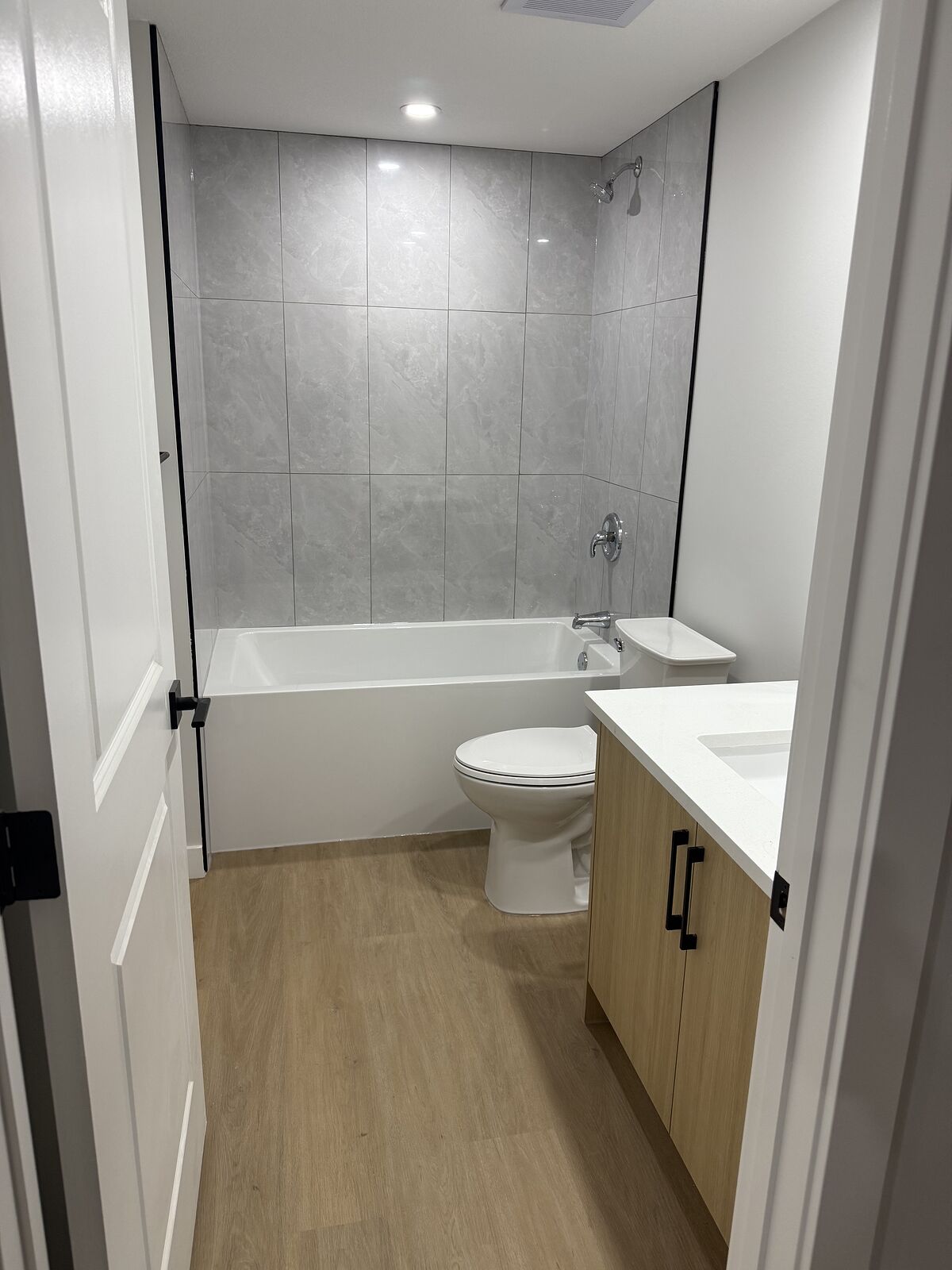 Calgary 2 bedrooms Basement for rent. Property photo: 751329-1