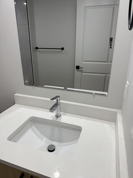 Calgary 2 bedrooms Basement for rent. Property photo: 751329-2