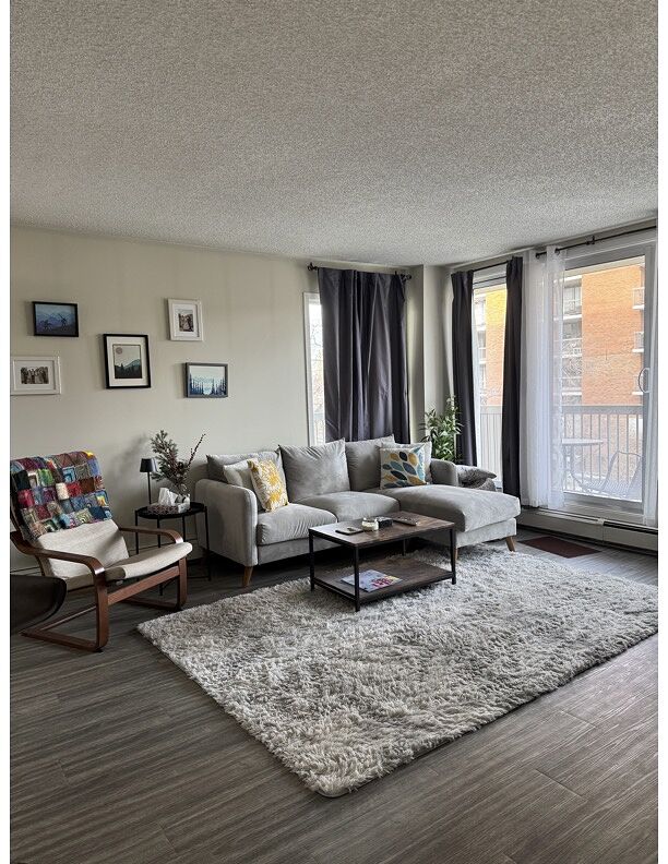 Calgary 2 bedrooms Condo Unit for rent. Property photo: 751340-1