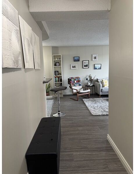 Calgary 2 bedrooms Condo Unit for rent. Property photo: 751340-2