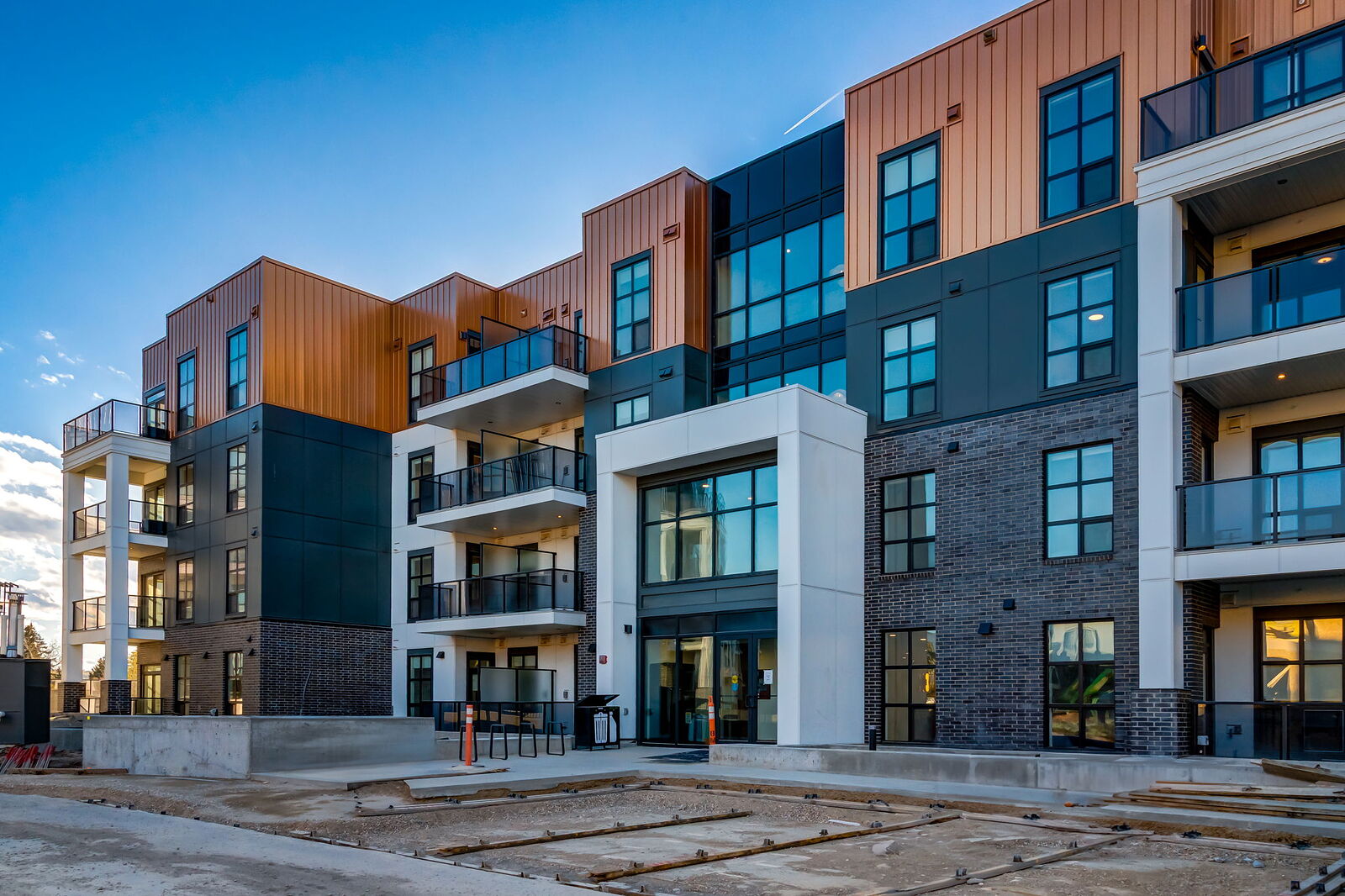 Calgary 2 + Den bedrooms Condo Unit for rent. Property photo: 751397-1