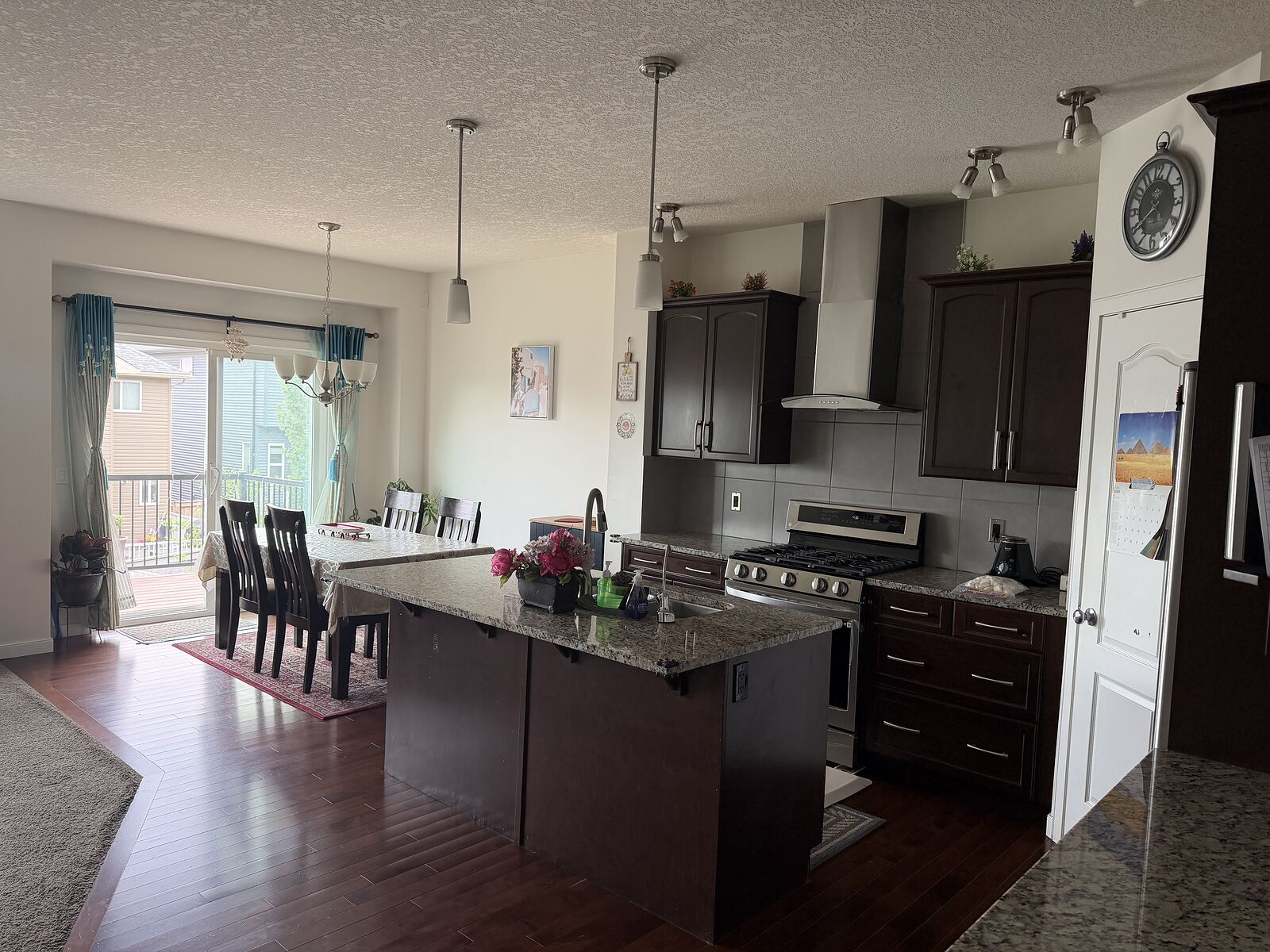 Calgary 3 bedrooms House for rent. Property photo: 751435-1