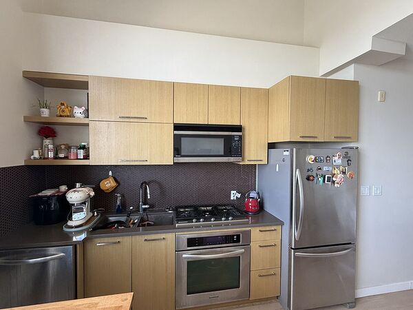 Calgary studio Condo Unit for rent. Property photo: 751437-3