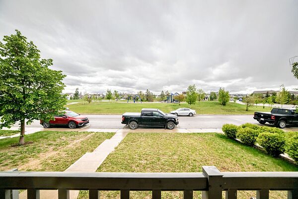 Calgary 4 bedrooms House for rent. Property photo: 751449-3