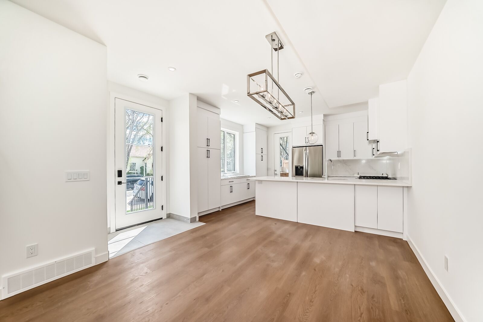 Calgary 3 bedrooms Fourplex for rent. Property photo: 751451-1