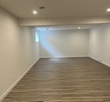 Spacious 2 Bedroom suite in an Estate home near river
