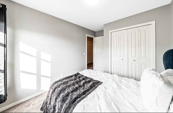 Calgary 4 bedrooms House for rent. Property photo: 751499-3