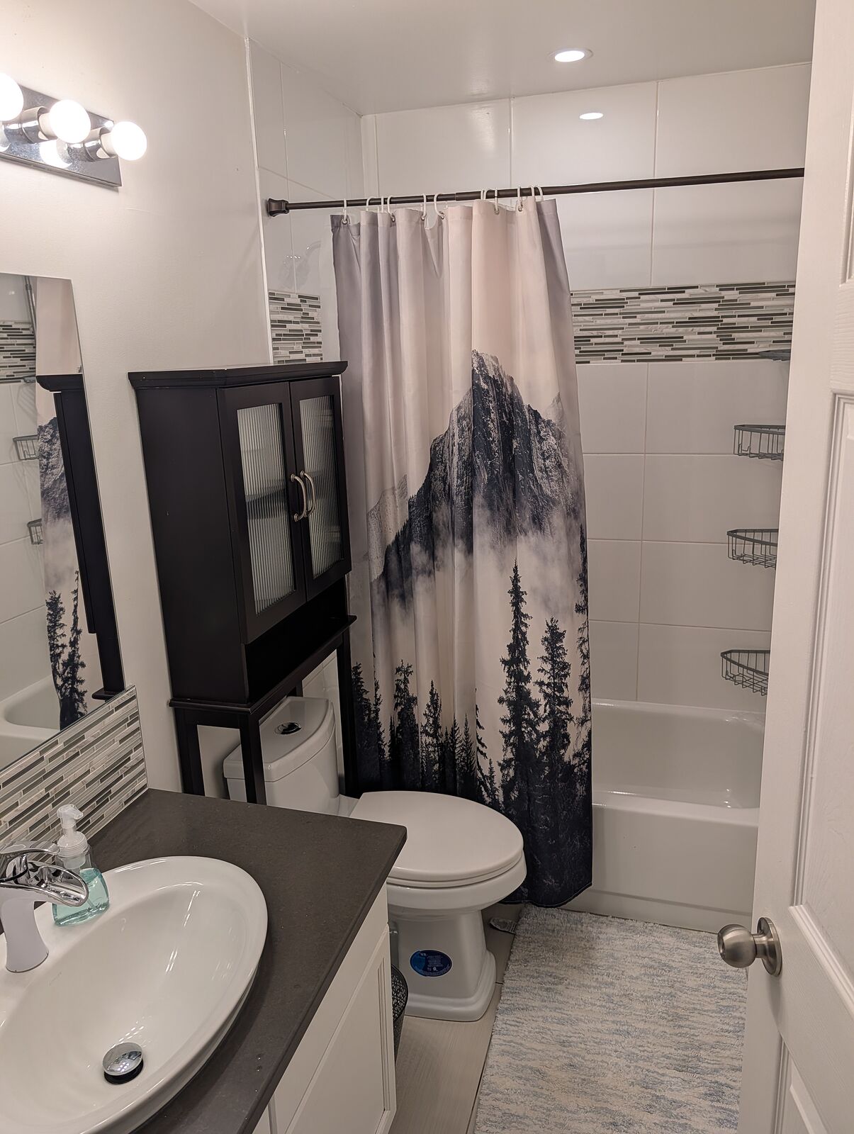 Calgary 1 + Den bedrooms House for rent. Property photo: 751511-1