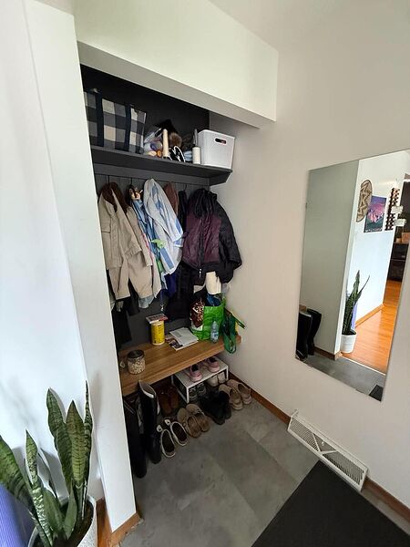Calgary 2 bedrooms Room For Rent for rent. Property photo: 751570-3