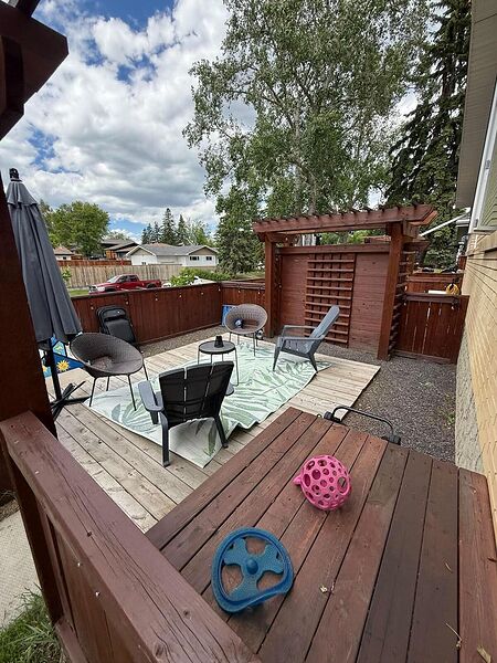 Calgary 2 bedrooms Room For Rent for rent. Property photo: 751570-2