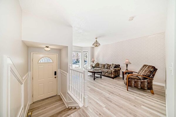 Calgary 3 bedrooms House for rent. Property photo: 751587-2