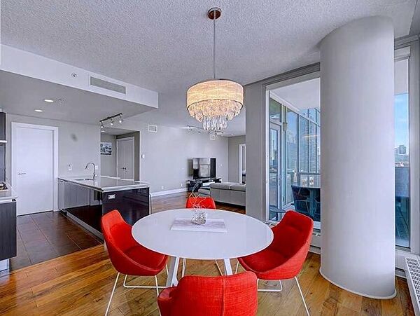 Calgary 2 bedrooms Condo Unit for rent. Property photo: 751596-3