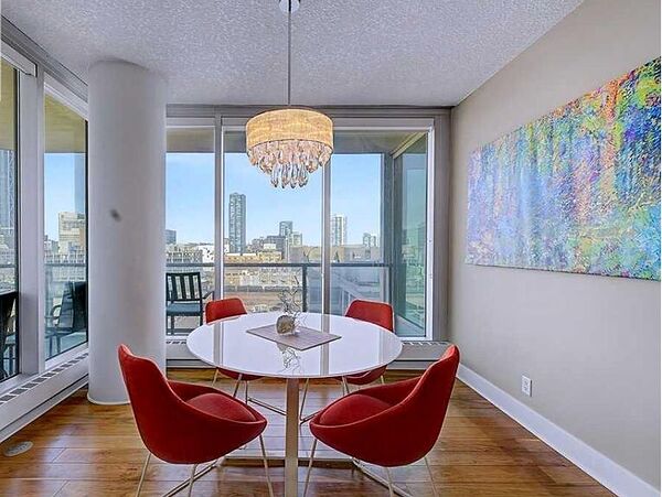Calgary 2 bedrooms Condo Unit for rent. Property photo: 751596-2
