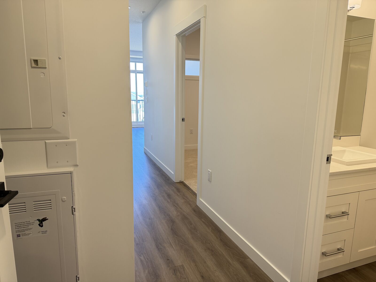 Calgary 1 bedroom Condo Unit for rent. Property photo: 751649-1