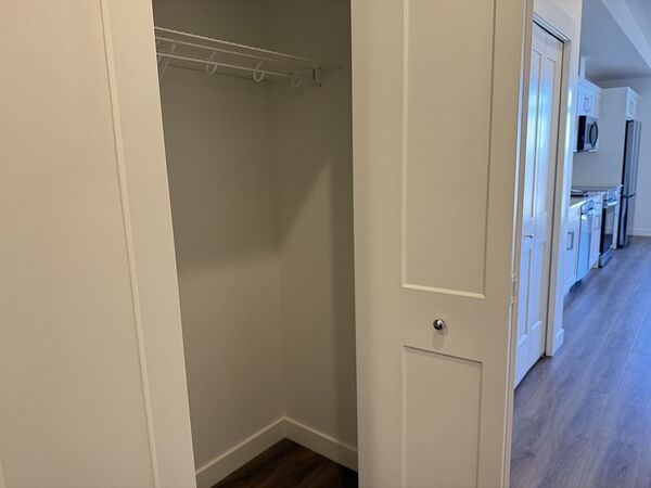 Calgary 1 bedroom Condo Unit for rent. Property photo: 751649-2