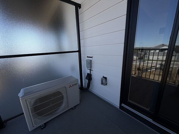 Calgary 1 bedroom Condo Unit for rent. Property photo: 751649-3