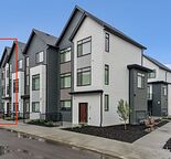 Stunning 3-Bed Modern Farmhouse Townhome in Currie