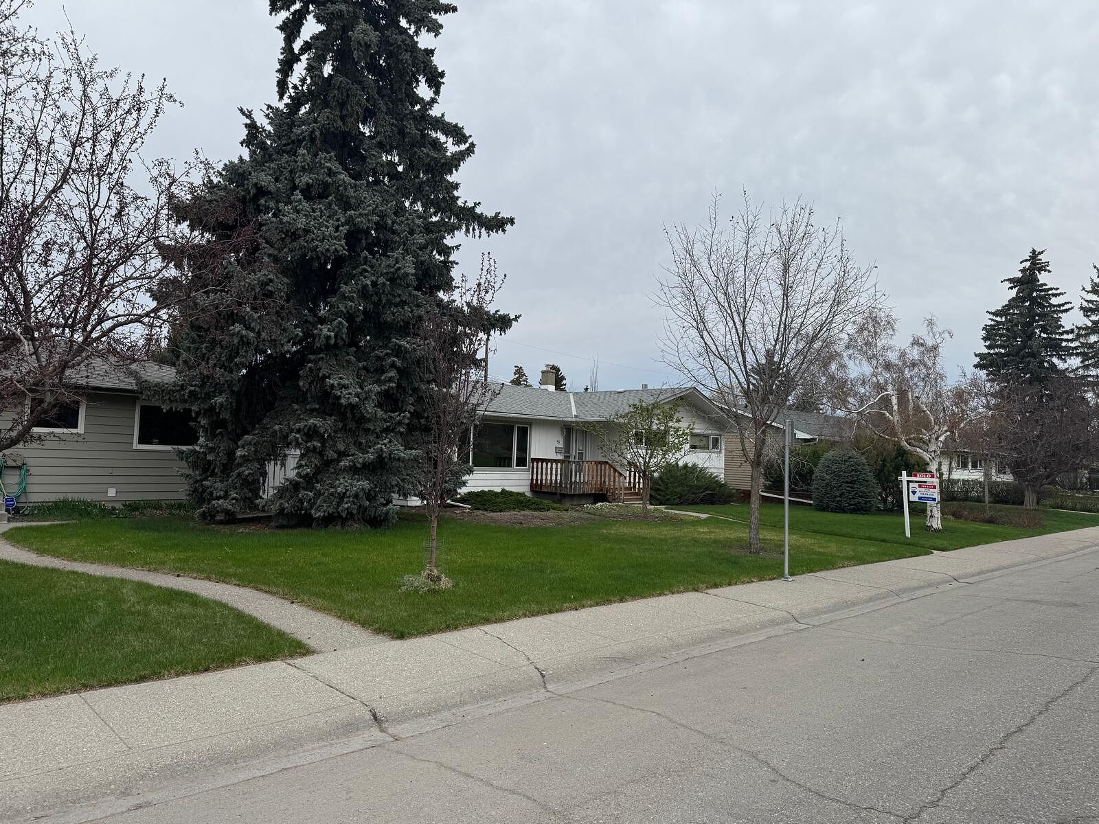 Calgary 4 bedrooms House for rent. Property photo: 751660-1
