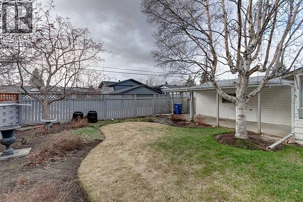 Calgary 4 bedrooms House for rent. Property photo: 751660-2