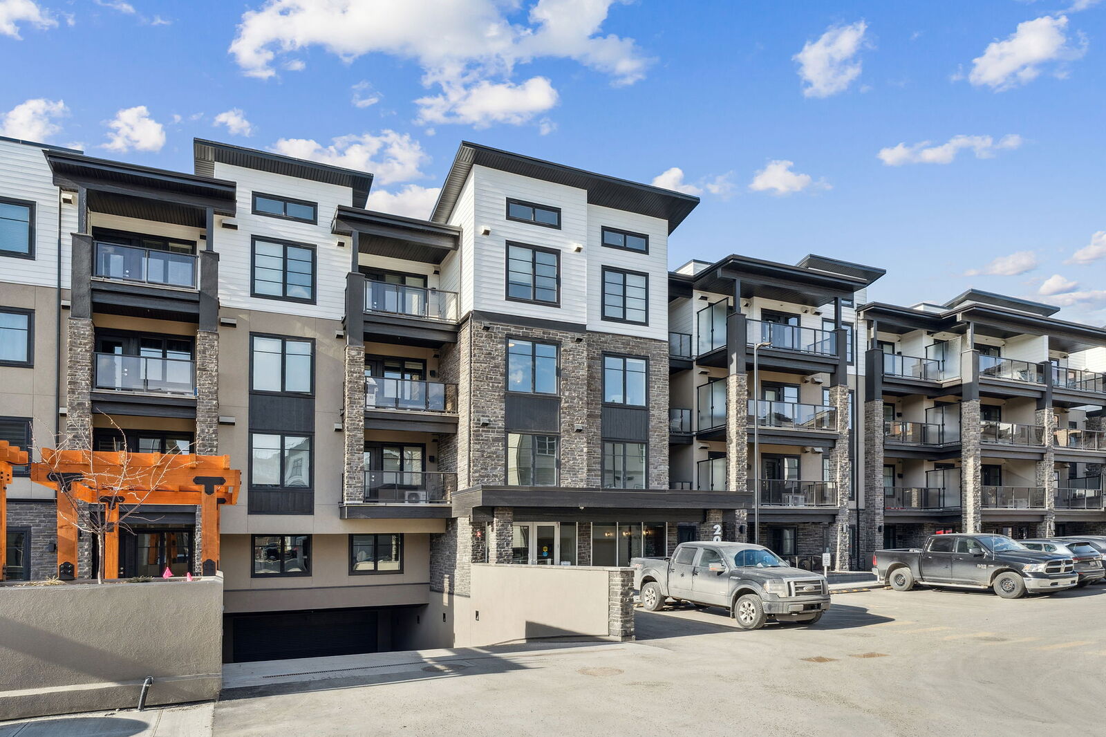 Calgary 1 + Den bedrooms Condo Unit for rent. Property photo: 751671-1