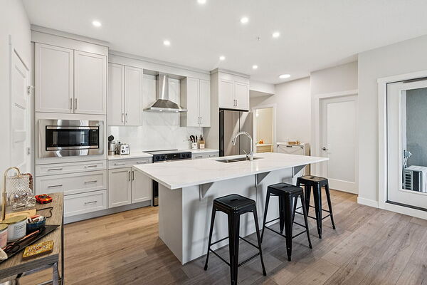 Calgary 1 + Den bedrooms Condo Unit for rent. Property photo: 751671-2