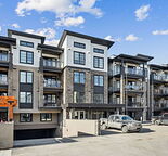 Executive Aspen Woods Condo | 1 Bed + Den | 1.5 Bath | A/C | Parking