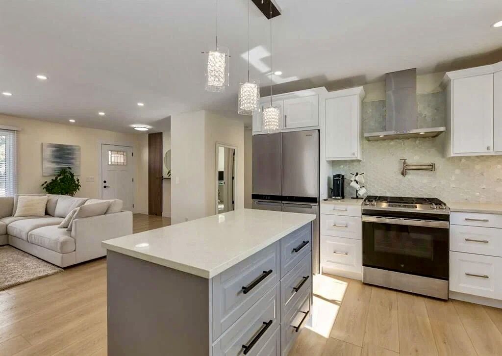 Calgary 3 bedrooms House for rent. Property photo: 751680-1