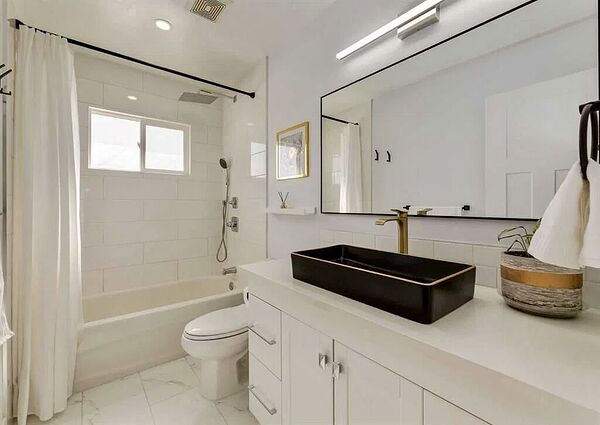 Calgary 3 bedrooms House for rent. Property photo: 751680-2
