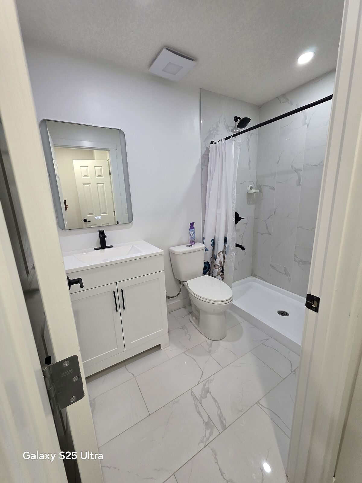 Calgary 1 bedroom Basement for rent. Property photo: 751681-1