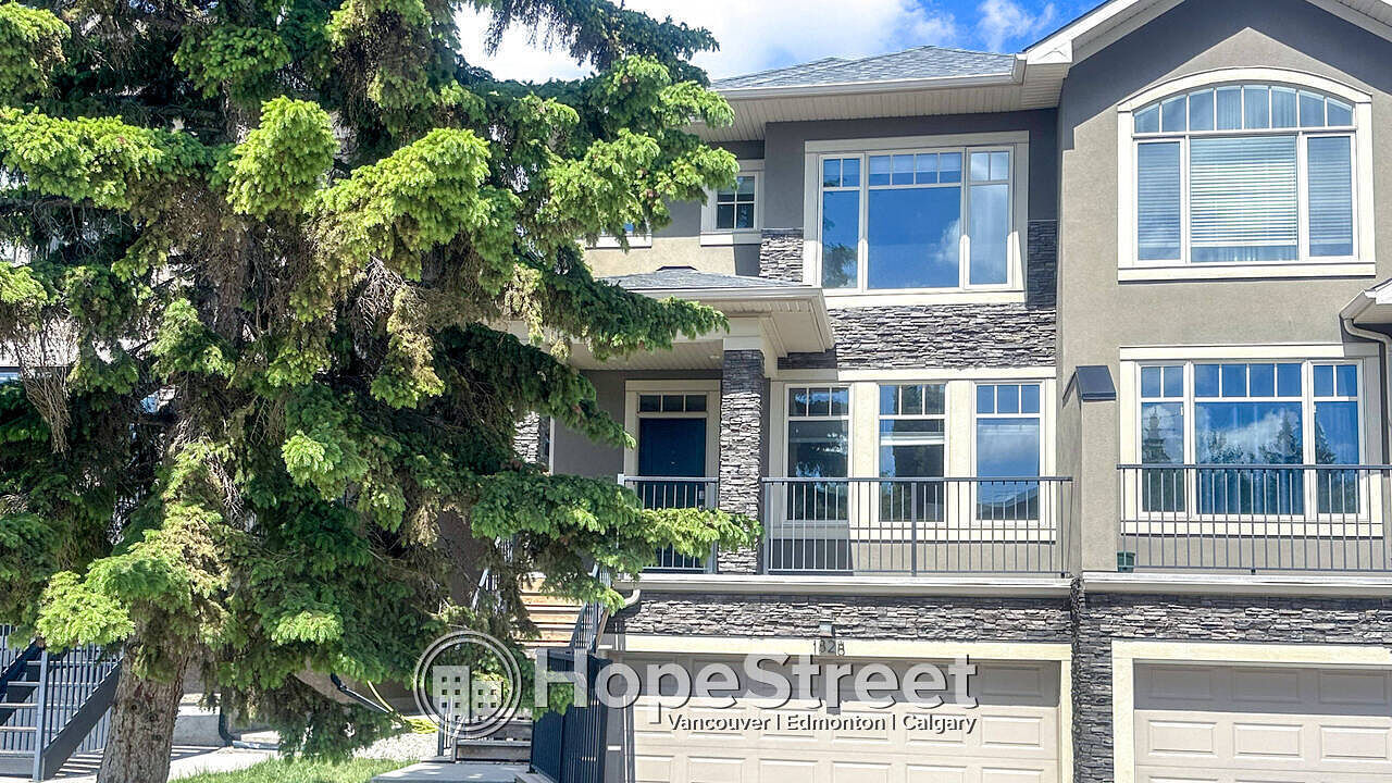 Calgary 3 bedrooms Duplex for rent. Property photo: 751781-1