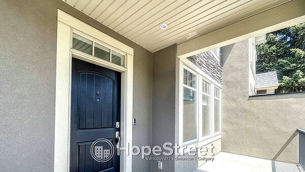 Calgary 3 bedrooms Duplex for rent. Property photo: 751781-2