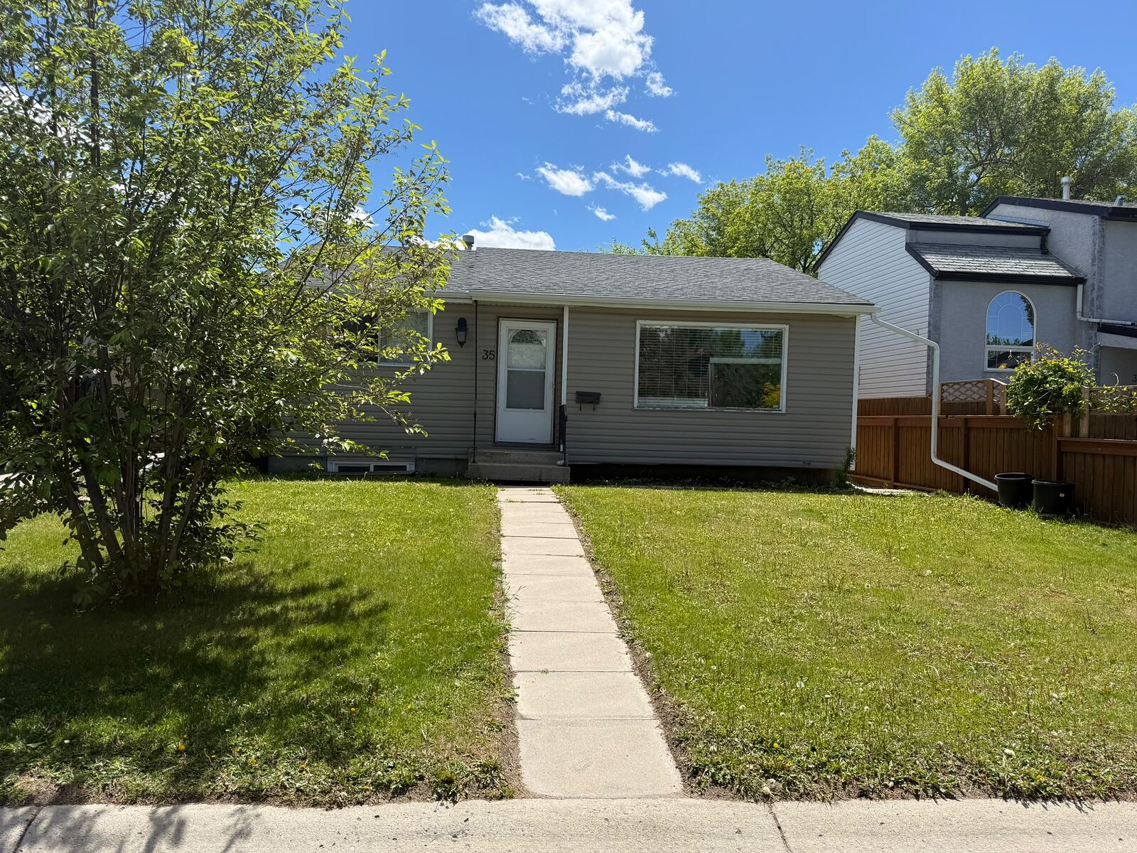 Calgary 3 bedrooms Main Floor for rent. Property photo: 751784-1