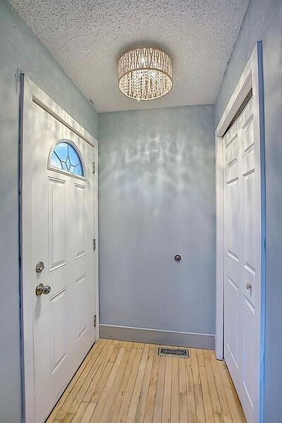 Calgary 3 bedrooms Main Floor for rent. Property photo: 751784-2