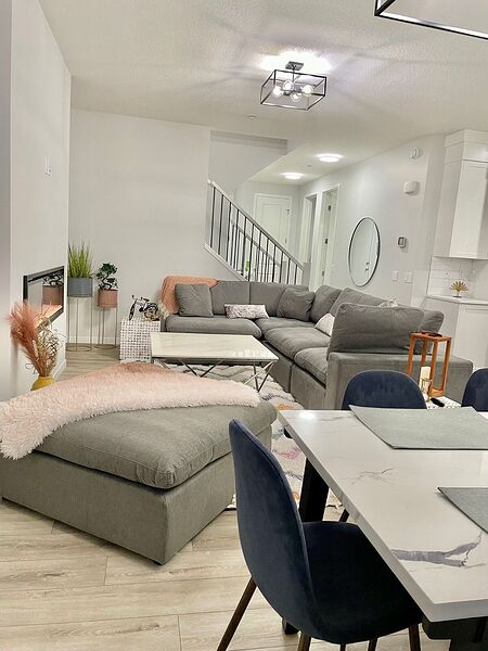 Calgary 5 bedrooms House for rent. Property photo: 751792-3