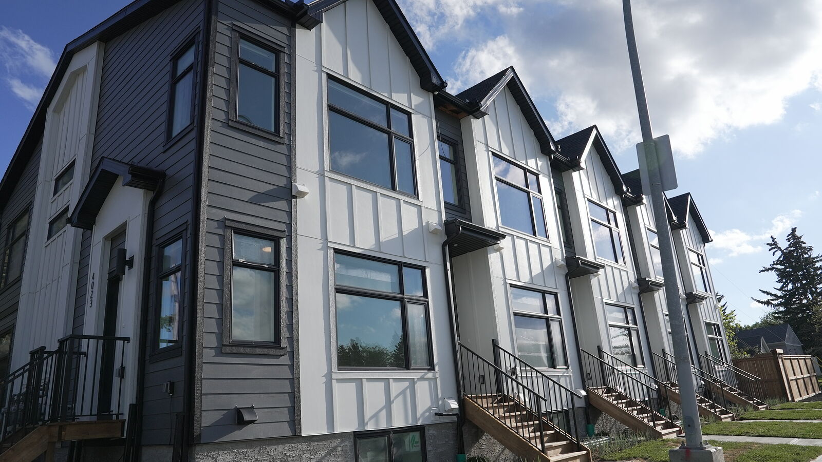 Calgary 2 bedrooms Townhouse for rent. Property photo: 751862-1