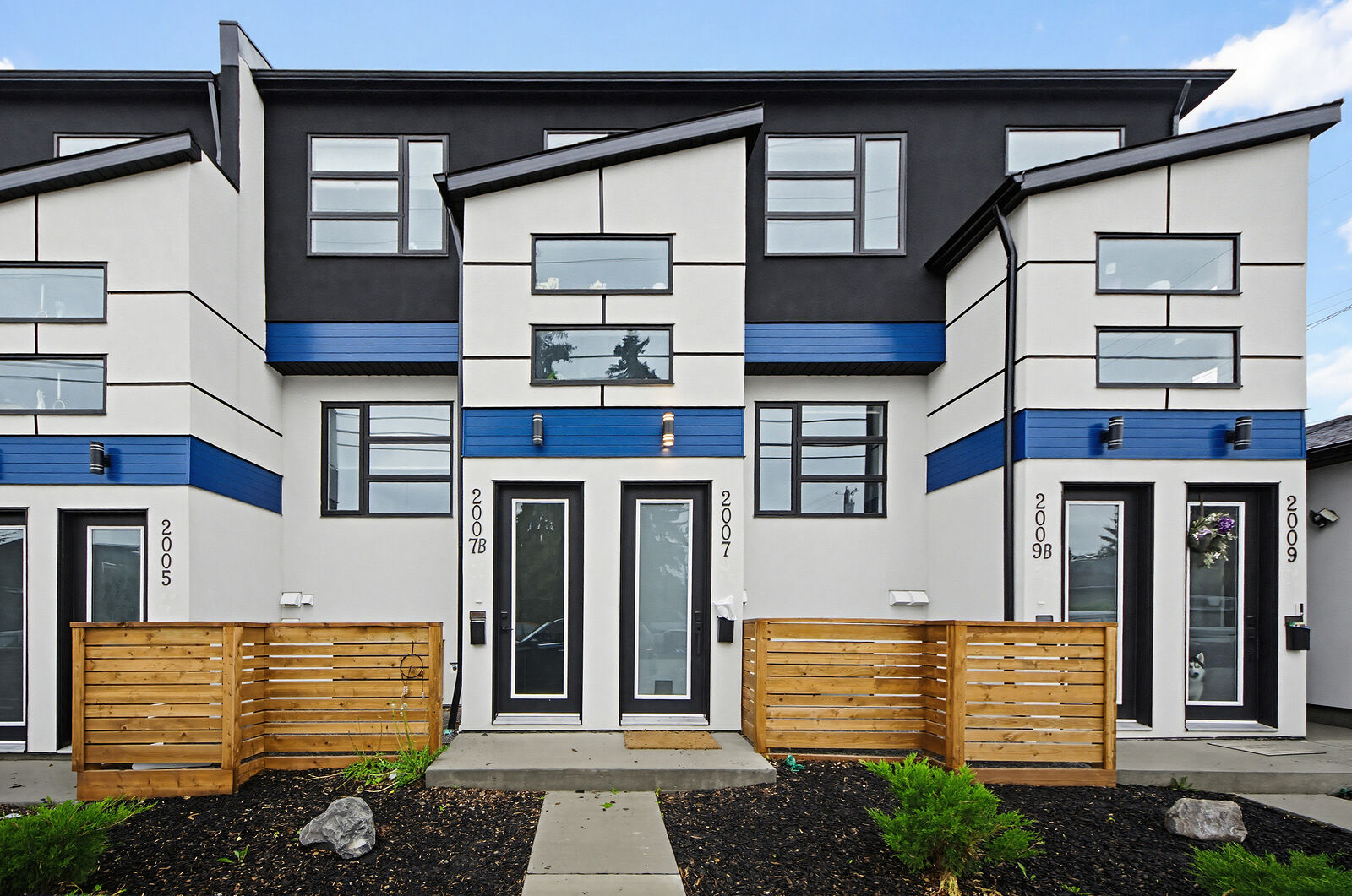 Calgary 2 bedrooms Townhouse for rent. Property photo: 751872-1