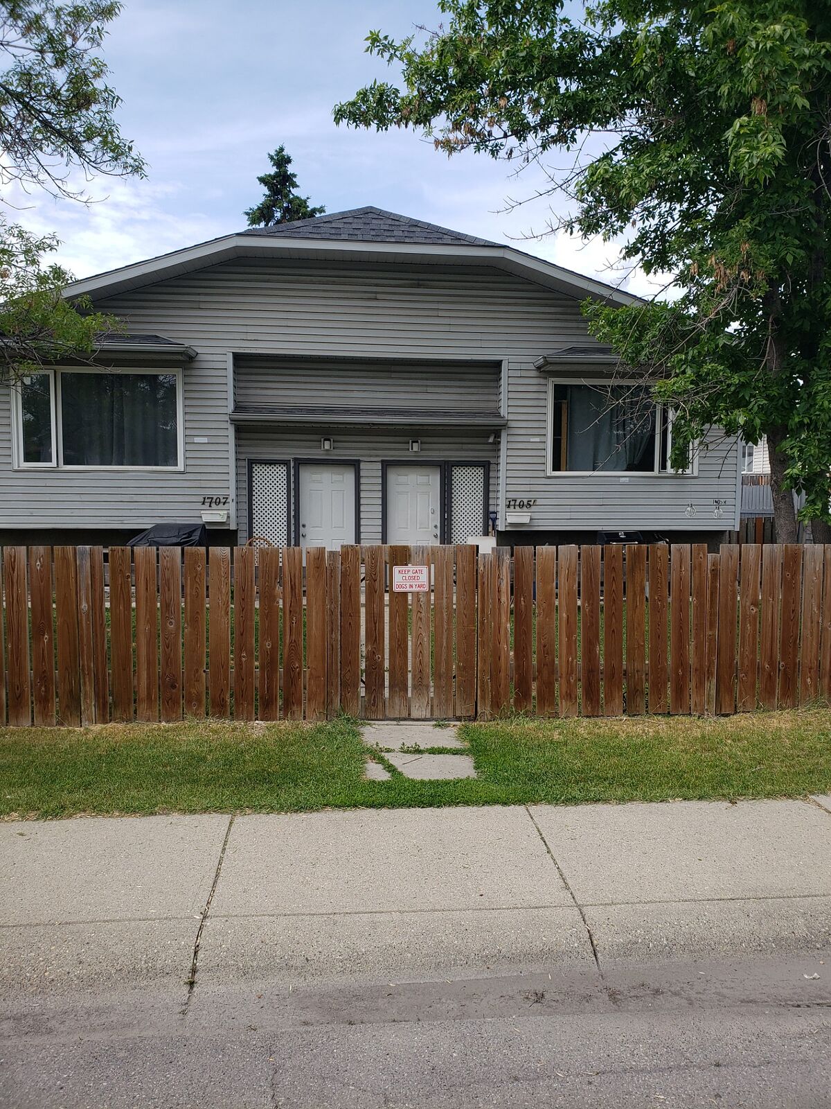 Calgary 3 + Den bedrooms Fourplex for rent. Property photo: 751875-1