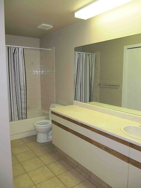 Calgary 3 + Den bedrooms Fourplex for rent. Property photo: 751875-2