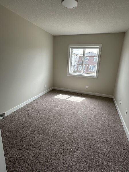 Calgary 4 bedrooms Duplex for rent. Property photo: 751978-3