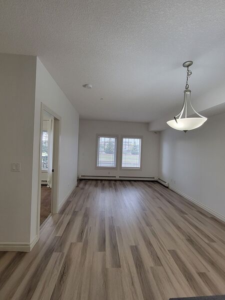 Calgary 1 bedroom Condo Unit for rent. Property photo: 752005-3