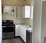 Bright Renovated Home | Pets Welcome | 2SLGBTQIA+ Friendly attentive Landlords