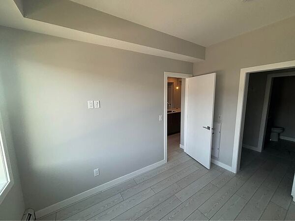 Calgary 2 bedrooms Condo Unit for rent. Property photo: 752022-2