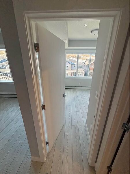 Calgary 2 bedrooms Condo Unit for rent. Property photo: 752022-3