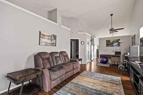 Calgary 2 bedrooms Main Floor for rent. Property photo: 752068-3